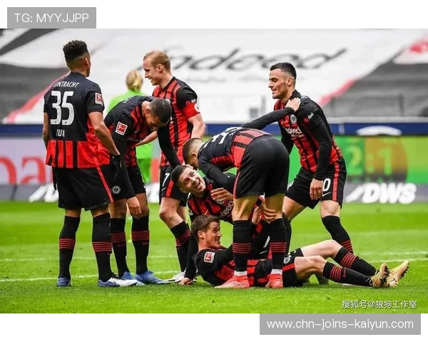 勒沃库森持续进攻，维尔茨创造空间