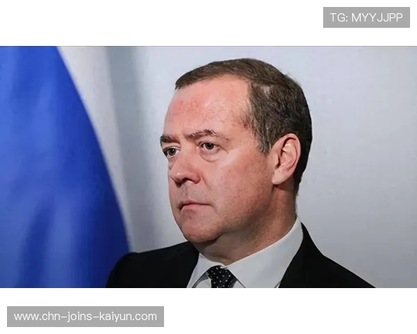 梅德韦杰夫底线反击惊艳，全场掌声雷动，梅德韦杰夫最新