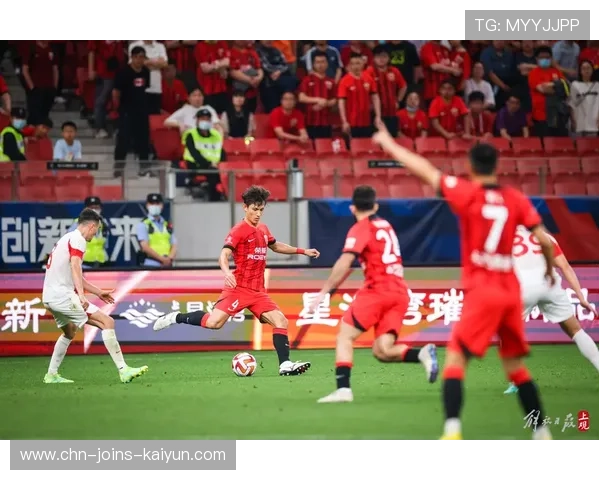 成都蓉城底线控球极具美感 成都蓉城底线控球极具美感